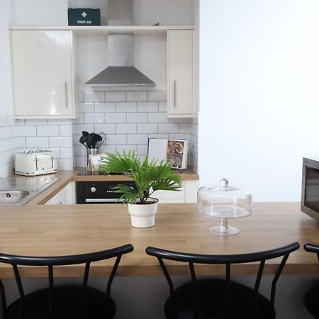 Aisiki Living At Upton Rd, Multiple 1, 2, Or 3 Bedroom Apartments, King Or Twin Beds With Free Wi-Fi & Parking Watford  Kültér fotó