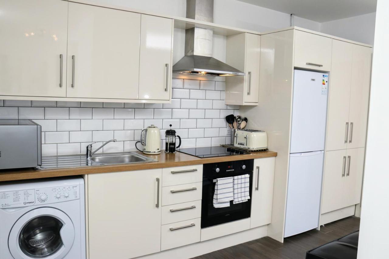 Aisiki Living At Upton Rd, Multiple 1, 2, Or 3 Bedroom Apartments, King Or Twin Beds With Free Wi-Fi & Parking Watford  Kültér fotó