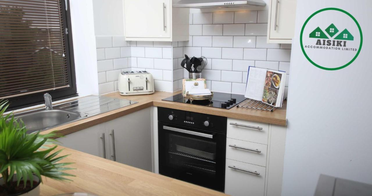 Aisiki Living At Upton Rd, Multiple 1, 2, Or 3 Bedroom Apartments, King Or Twin Beds With Free Wi-Fi & Parking Watford  Kültér fotó