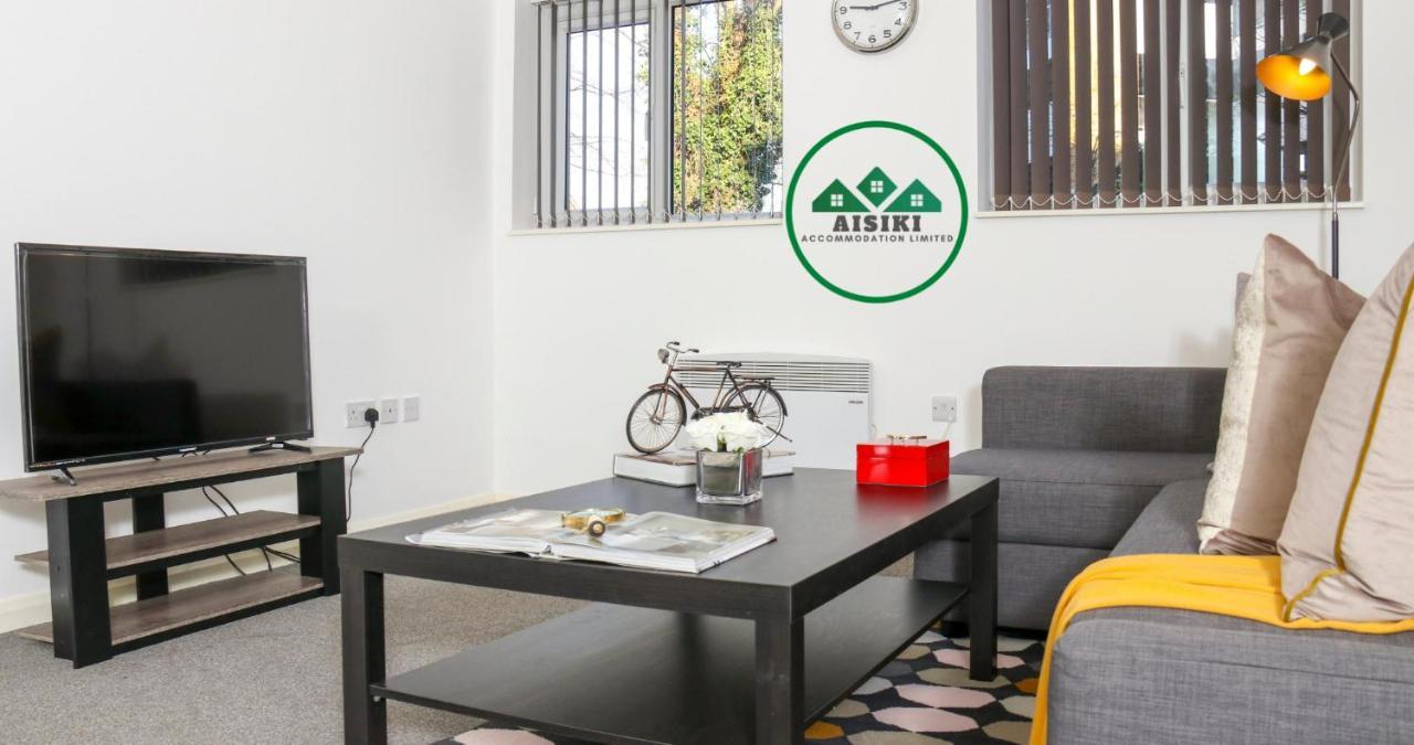 Aisiki Living At Upton Rd, Multiple 1, 2, Or 3 Bedroom Apartments, King Or Twin Beds With Free Wi-Fi & Parking Watford  Kültér fotó
