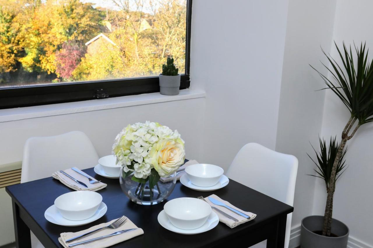 Aisiki Living At Upton Rd, Multiple 1, 2, Or 3 Bedroom Apartments, King Or Twin Beds With Free Wi-Fi & Parking Watford  Kültér fotó