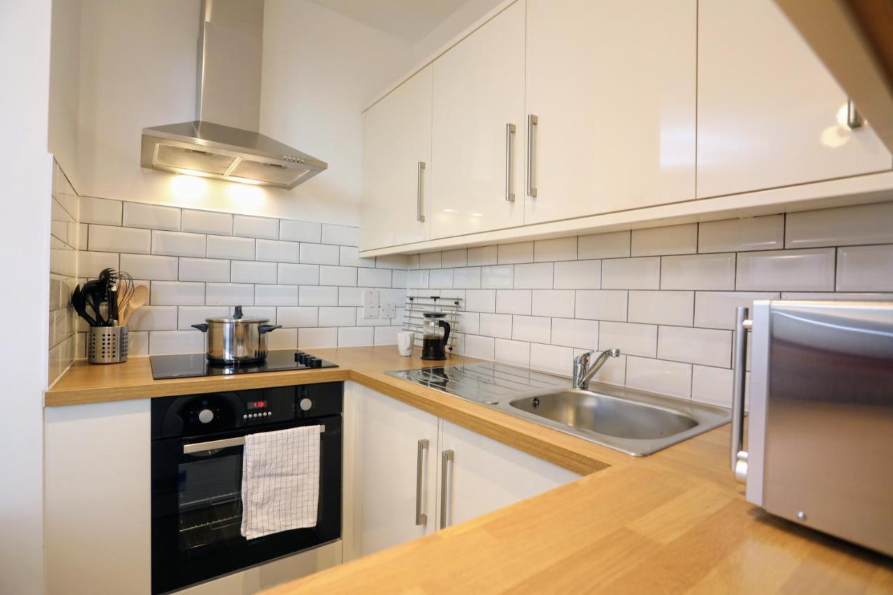 Aisiki Living At Upton Rd, Multiple 1, 2, Or 3 Bedroom Apartments, King Or Twin Beds With Free Wi-Fi & Parking Watford  Kültér fotó
