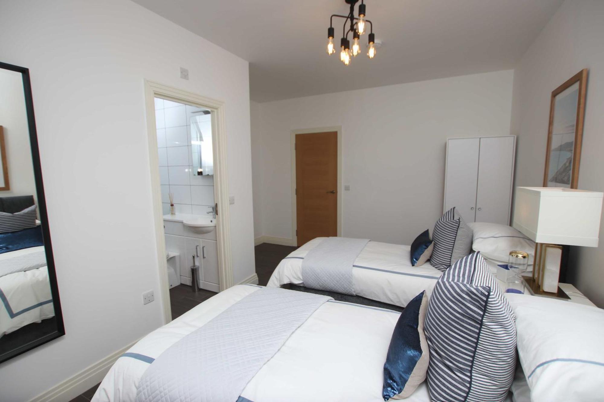 Aisiki Living At Upton Rd, Multiple 1, 2, Or 3 Bedroom Apartments, King Or Twin Beds With Free Wi-Fi & Parking Watford  Kültér fotó