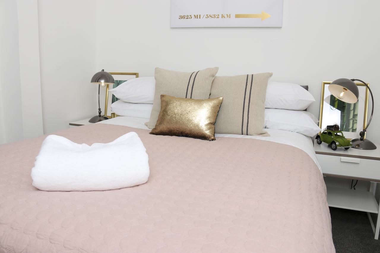 Aisiki Living At Upton Rd, Multiple 1, 2, Or 3 Bedroom Apartments, King Or Twin Beds With Free Wi-Fi & Parking Watford  Kültér fotó