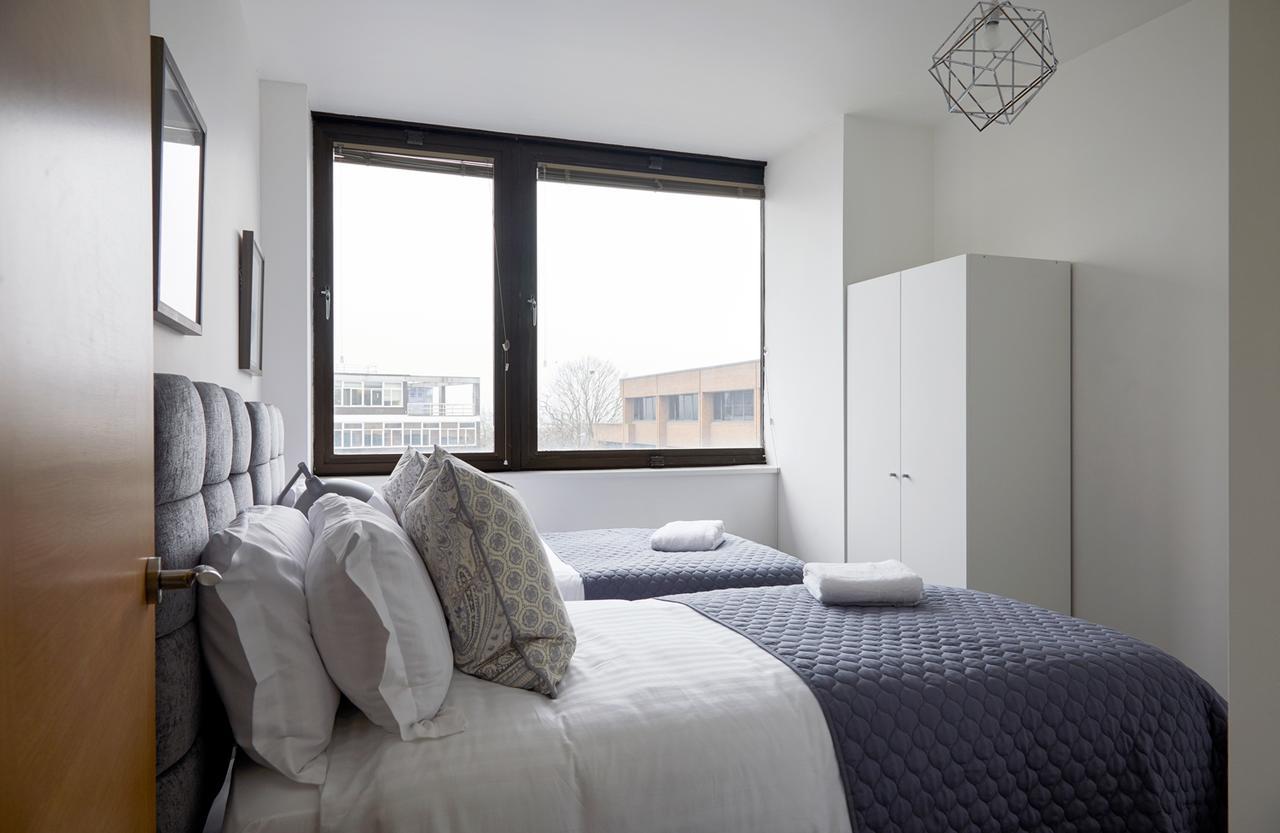 Aisiki Living At Upton Rd, Multiple 1, 2, Or 3 Bedroom Apartments, King Or Twin Beds With Free Wi-Fi & Parking Watford  Kültér fotó